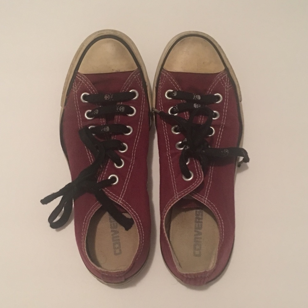 Maroon converse